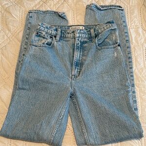 Abercrombie The 90’s Straight Ultra High Rise Light Blue Denim Jeans 26 Long